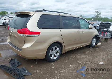 2012 Toyota Sienna Le V6 7 Passenger Auto Access Seat/Le V6 8 Passenger from USA, damaged, VIN 5TDKK3DC5CS271534